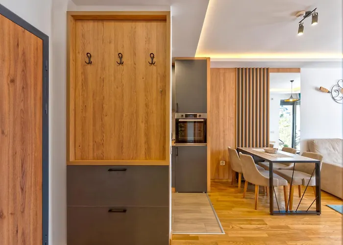 Anja 兹拉蒂博尔